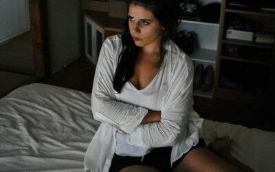 5 Signs of Anxious Attachment in Romantic Relationships